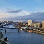 شقة Charming With Panoramic Seine River & Eiffel Tower Views *
