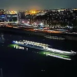 شقة Charming With Panoramic Seine River & Eiffel Tower Views *