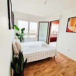 Charming With Panoramic Seine River & Eiffel Tower Views *