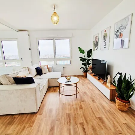 Charming With Panoramic Seine River & Eiffel Tower Views Apartment *