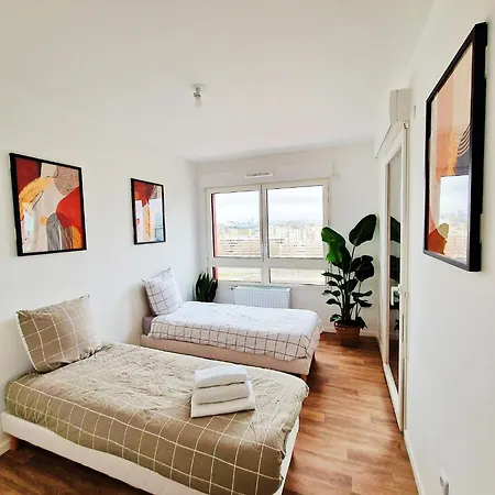 Charming With Panoramic Seine River & Eiffel Tower Views شقة إيفري سور سين