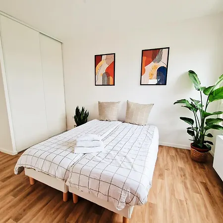 Charming With Panoramic Seine River & Eiffel Tower Views شقة إيفري سور سين