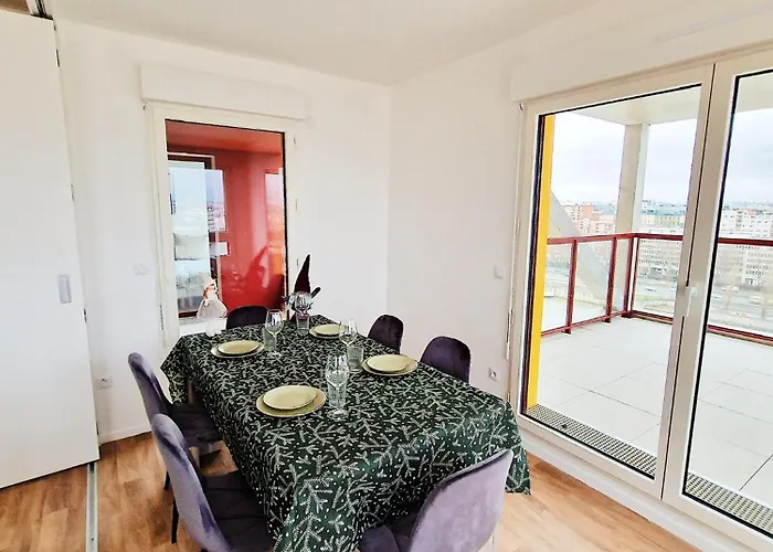 Charming With Panoramic Seine River & Eiffel Tower Views Lägenhet