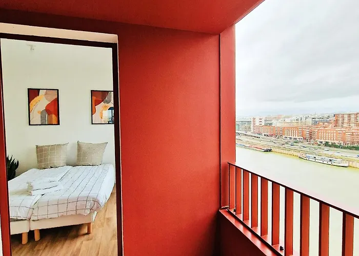 Lägenhet Charming With Panoramic Seine River & Eiffel Tower Views *
